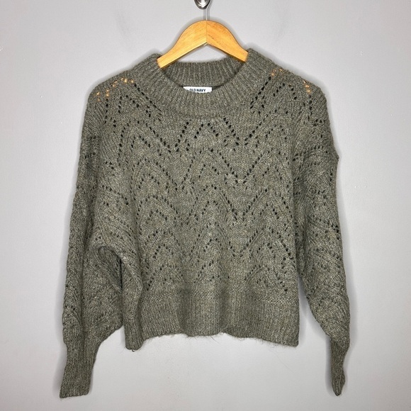 Old Navy Sweaters - Old navy loose knit crew neck sweater